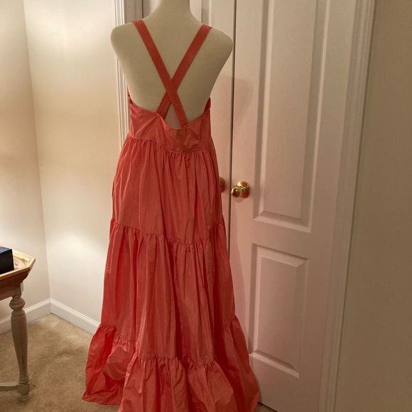 J Crew UK Limited, size 6, 100% Polyester. Peach in color - Picture 2 of 3